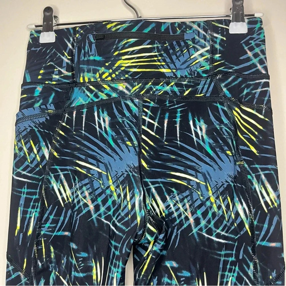 SWEATY BETTY The Zero Gravity Black Neon Tropical Print 7/8 Length Leggings - Picture 12 of 14